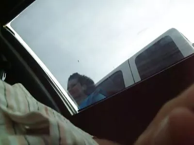 Deux filles à lunettes sucent la bite salée de leur père entre film x amateur francais les cours