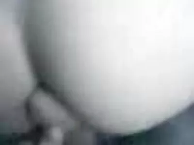 Maman sexy ne perd pas son cœur femme ronde xxx et laisse son fils lui lécher la chatte