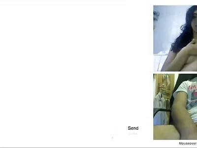 La soeur ne peut pas résister et laisse son frère lui lécher la chatte avant le rendez-vous vidéo x gratuit français