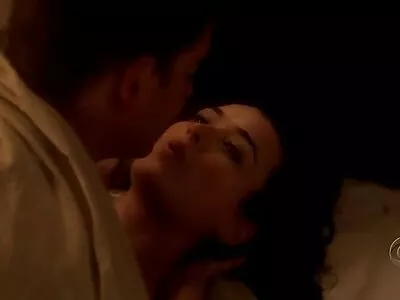 une fille de 18 ans vient porno francais streaming du lycée et séduit son demi-frère