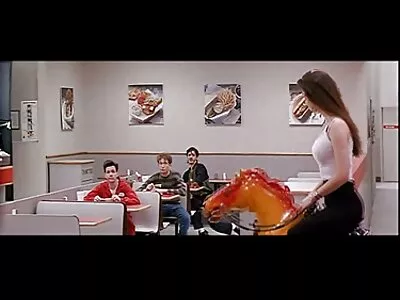 Mieux que maman, personne ne sait comment sucer ma longue bite films x pornovore