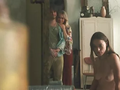 C'est mieux de faire l'amour tv porno gratuit que d'aller à l'école.