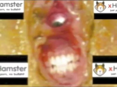 Frère a couvert video amateur gratuite la bouche de sa sœur avec sa main pour ne pas crier.
