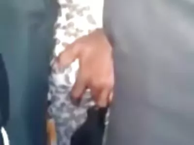 Je lèche la culotte sale porno chatte serrée de ma demi-soeur et éjacule sur ses seins